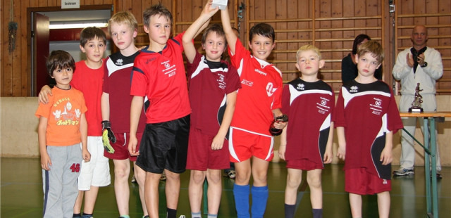 Hallendorfturnier für Volksschüler