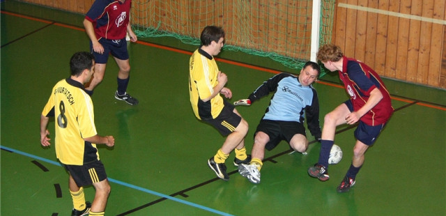 Hallenturnier für Erwachsene